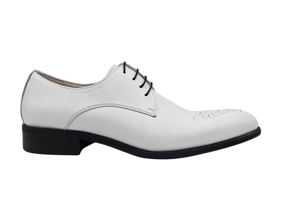 Carrucci KS479-04 Signature Lace-up Oxford - White